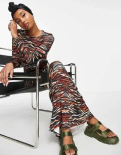 ASOS DESIGN Maxi Slinky T-shirt Dress In Brown Snake Print -RIVER ISLAND || PULL & BEAR || ONLY Sales Store 202140141 1 browntiger