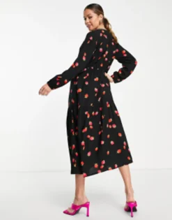 Nobody's Child Maternity Long Sleeve Tiered Tea Dress In Black Strawberry Print -RIVER ISLAND || PULL & BEAR || ONLY Sales Store 202264407 4