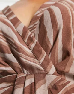 Pretty Lavish Curve Knot Front Satin Mini Dress In Brown Stripe -RIVER ISLAND || PULL & BEAR || ONLY Sales Store 202750576 4