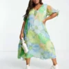 ASOS DESIGN Curve 70's Trapeze Floral Print Maxi Dress In Green
