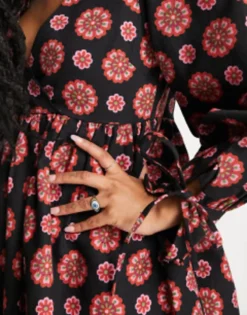 ASOS DESIGN Petite Twill Scallop Babydoll Dress Mini In Retro Floral Print -RIVER ISLAND || PULL & BEAR || ONLY Sales Store 202935054 4