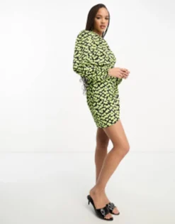 New Look Heart Print Wrap Mini Dress In Yellow -RIVER ISLAND || PULL & BEAR || ONLY Sales Store 204657661 4