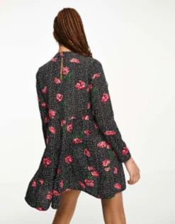 Wednesday's Girl Ditsy Spot Print Tiered Mini Smock Dress In Red And Black -RIVER ISLAND || PULL & BEAR || ONLY Sales Store 204869550 3