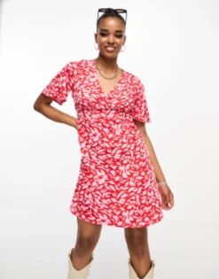 New Look Mini Tea Dress In Red And Pink Floral -RIVER ISLAND || PULL & BEAR || ONLY Sales Store 205138087 4
